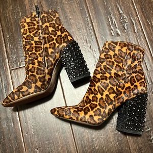 Jessica Simpson Leopard Print Cow Hide Embellished Heel Size 8.5